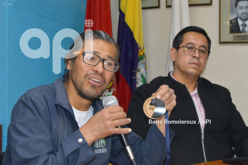 CUENCA-LANZAMIENTO CARRERA ATLETICA PAUTE