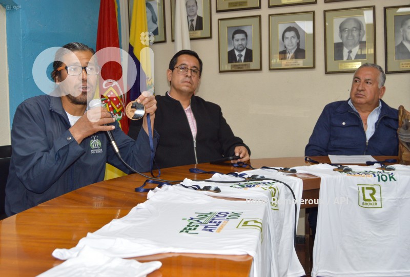 CUENCA-LANZAMIENTO CARRERA ATLETICA PAUTE