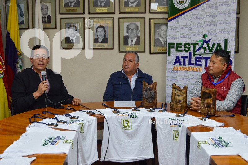 CUENCA-LANZAMIENTO CARRERA ATLETICA PAUTE