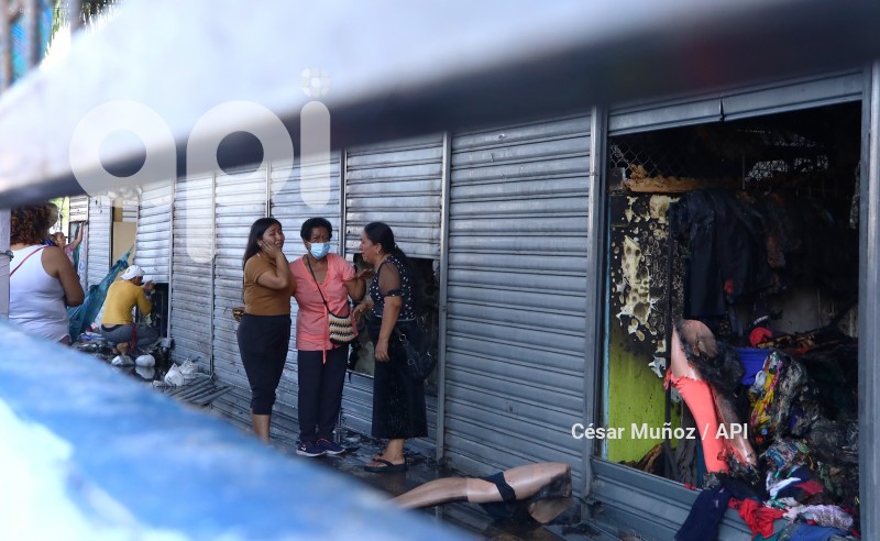 GYE-INCENDIO MERCADO DURAN