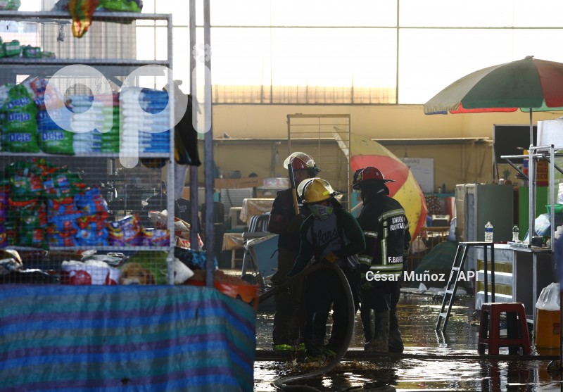GYE-INCENDIO MERCADO DURAN