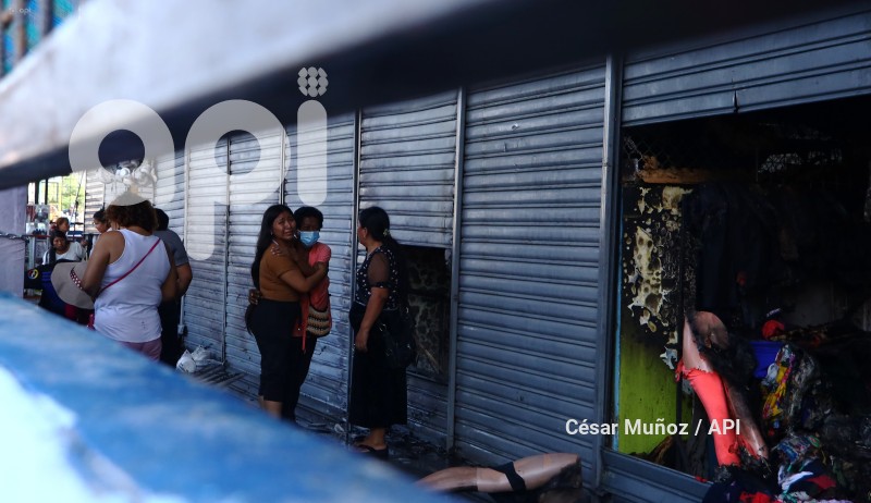GYE-INCENDIO MERCADO DURAN