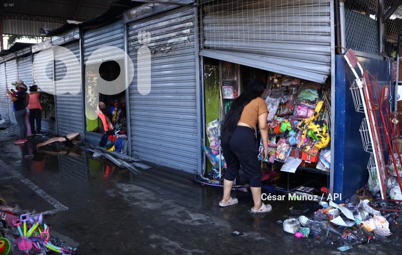 GYE-INCENDIO MERCADO DURAN