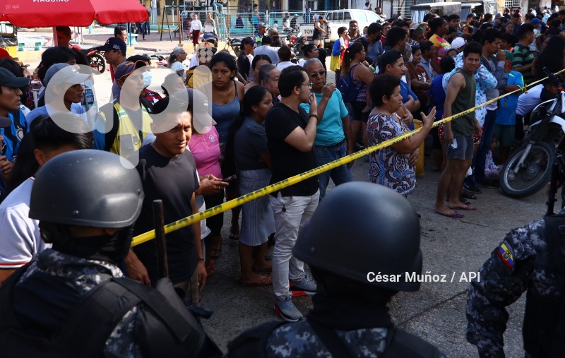 GYE-INCENDIO MERCADO DURAN