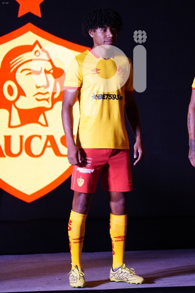 UIO-PRESENTACION-CAMISETA-AUCAS