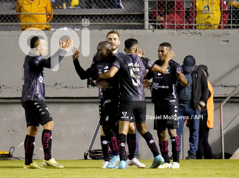 FBL-NOCHE-CAMPEON-AUCAS