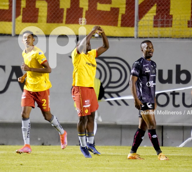 FBL-NOCHE-CAMPEON-AUCAS
