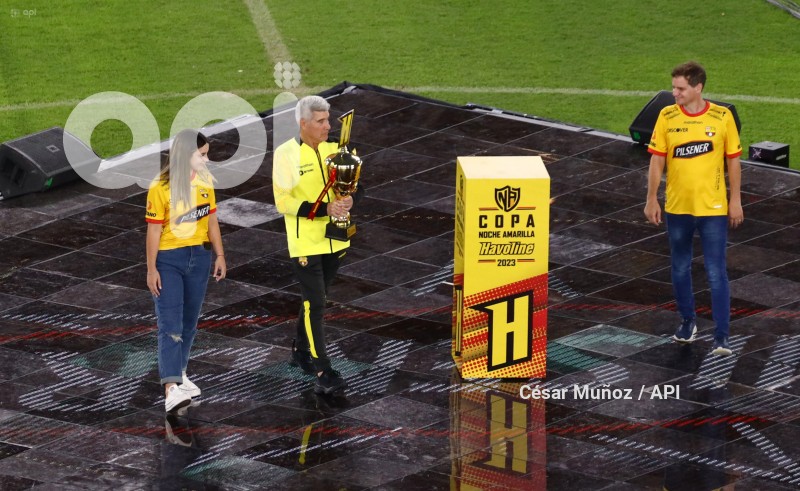 FBL-NOCHE AMARILLA