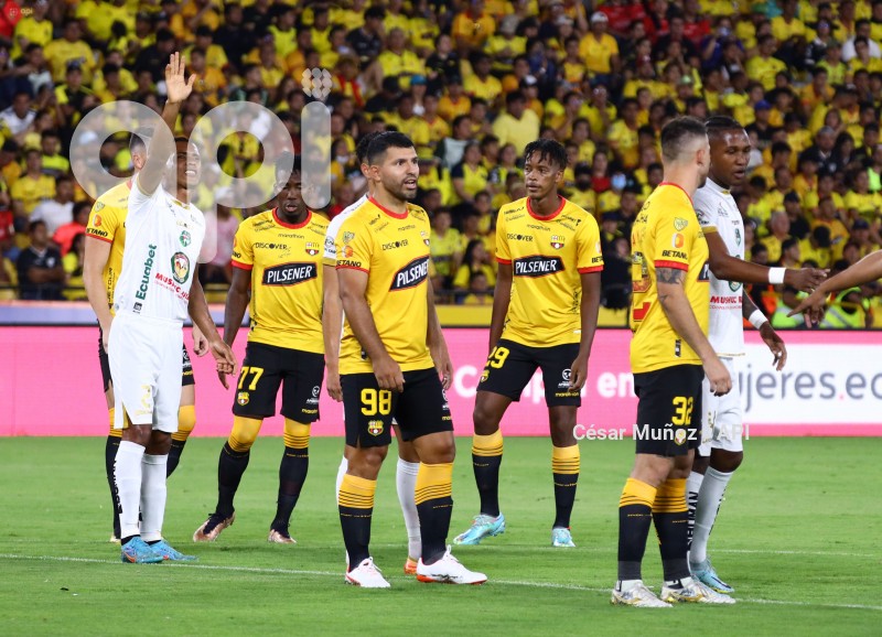 FBL-NOCHE AMARILLA