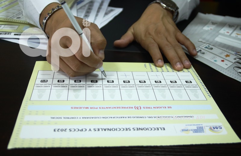 GYE-USO DE PAPELETAS ELECCIONES