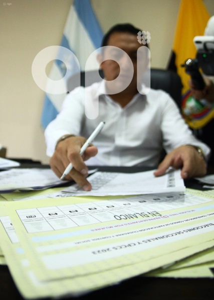 GYE-USO DE PAPELETAS ELECCIONES