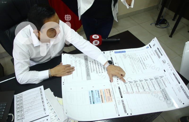 GYE-USO DE PAPELETAS ELECCIONES