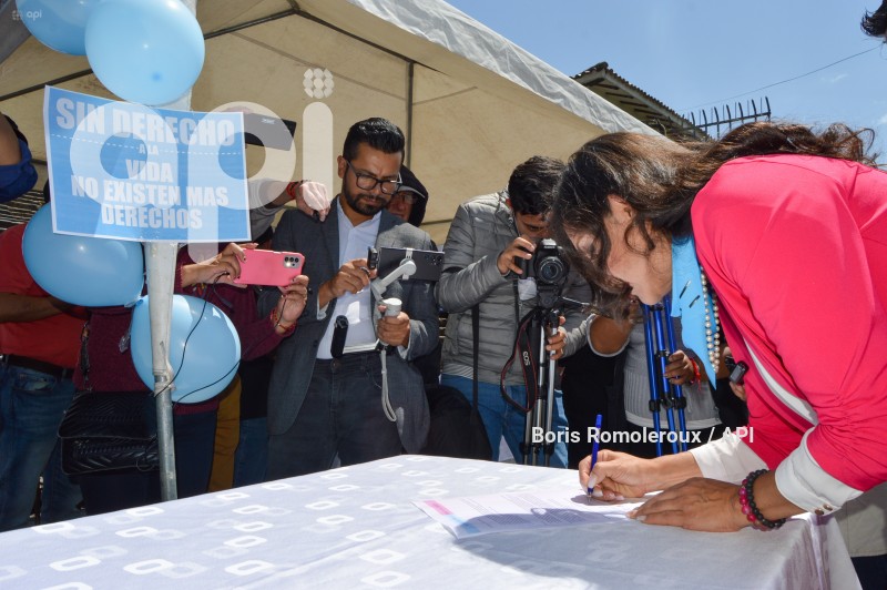 CUENCA-FIRMA COMPROMISO NO AL ABORTO