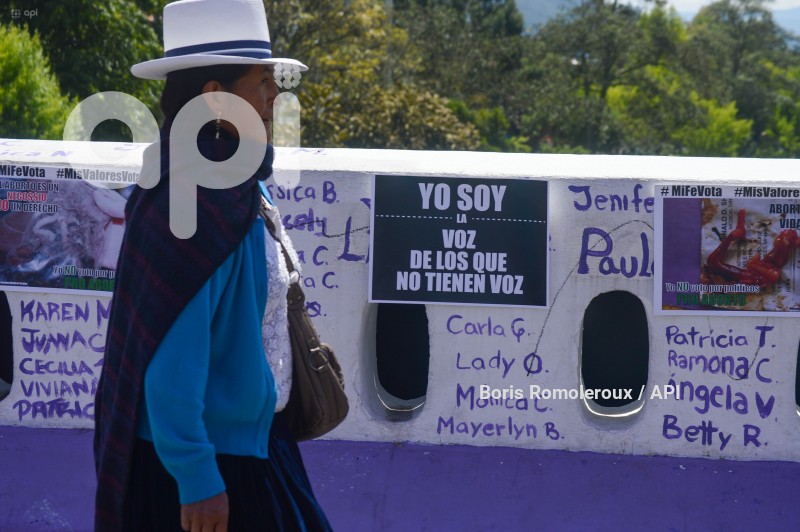 CUENCA-FIRMA COMPROMISO NO AL ABORTO