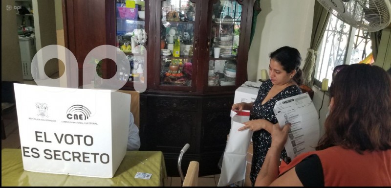 GYE-VOTO EN CASA