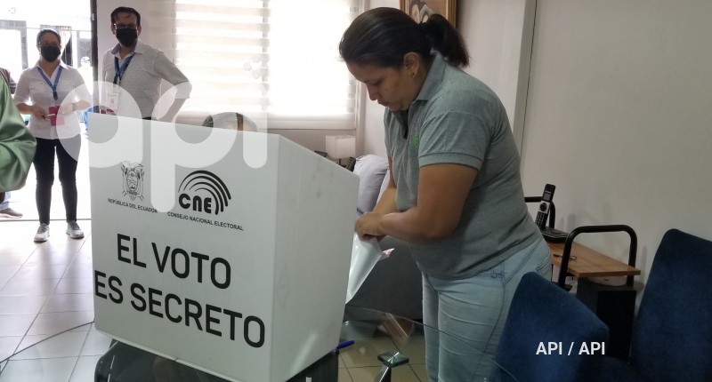 GYE-VOTO EN CASA