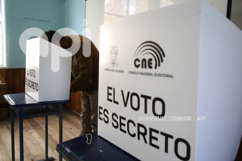 UIO-VOTO-BENALCAZAR
