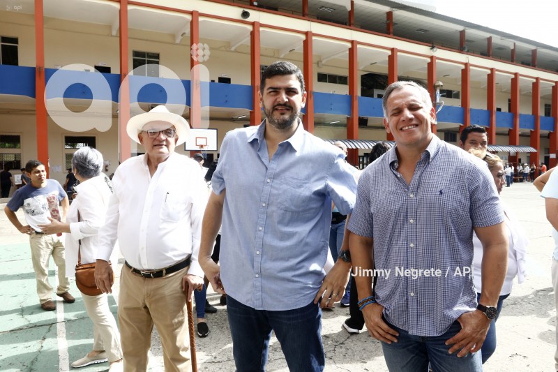 SUFRAGIO-AQUILES-ALVAREZ-AGUIÑAGA