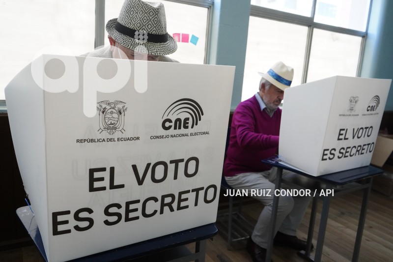 UIO-VOTO-BENALCAZAR