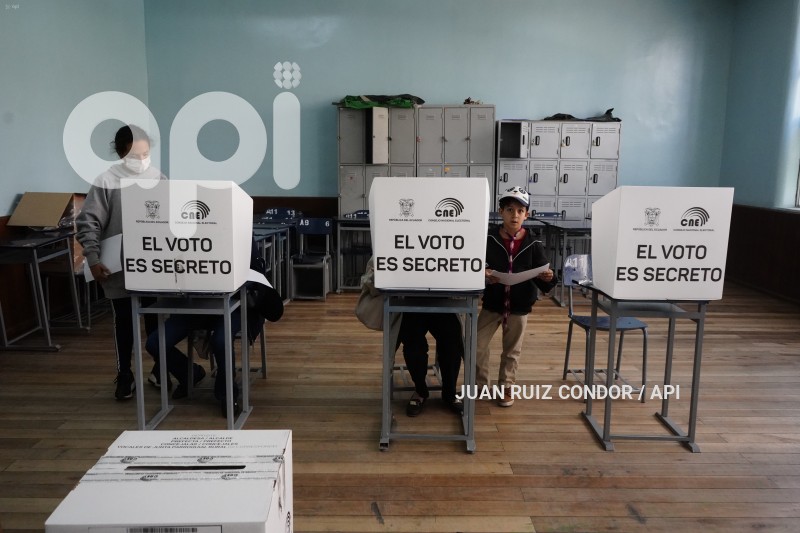 UIO-VOTO-BENALCAZAR