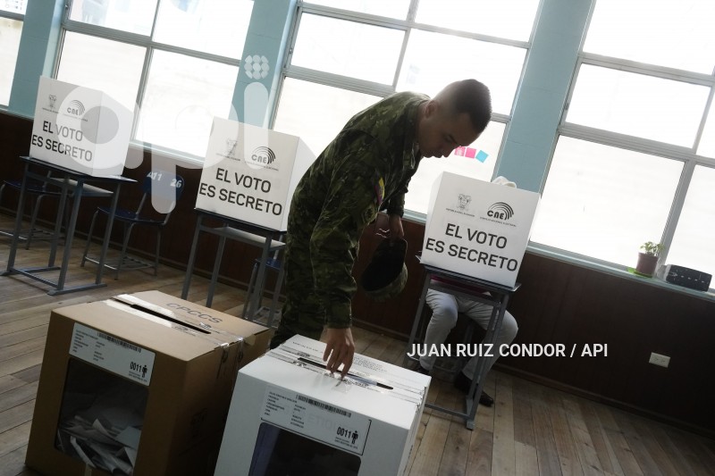 UIO-VOTO-BENALCAZAR