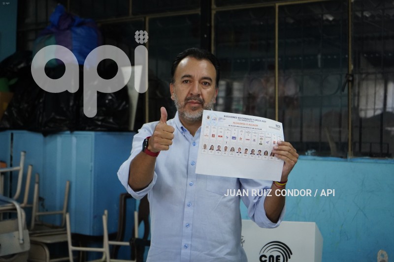 UIO-VOTO-PABEL-MUÑOZ