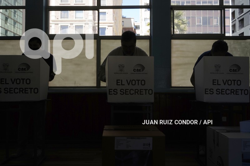 UIO-VOTO-BENALCAZAR