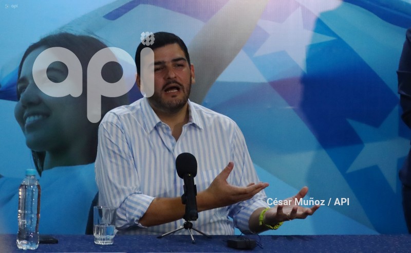 GYE-AQUILES ALVAREZ