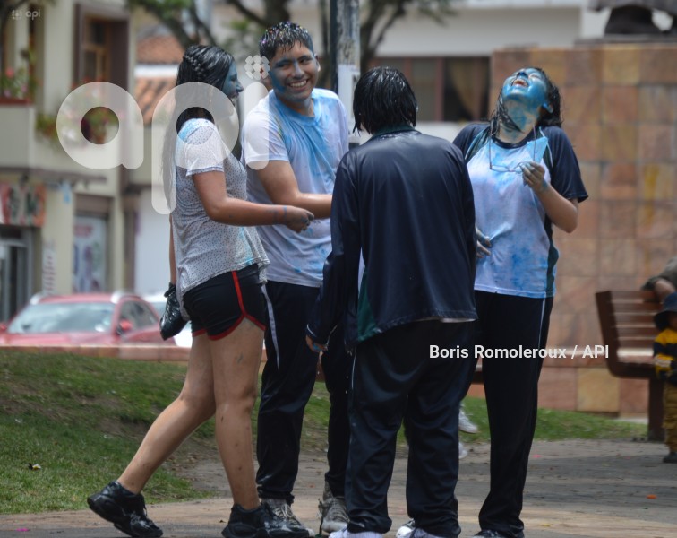 CUENCA-CARNAVAL ESTUDIANTES