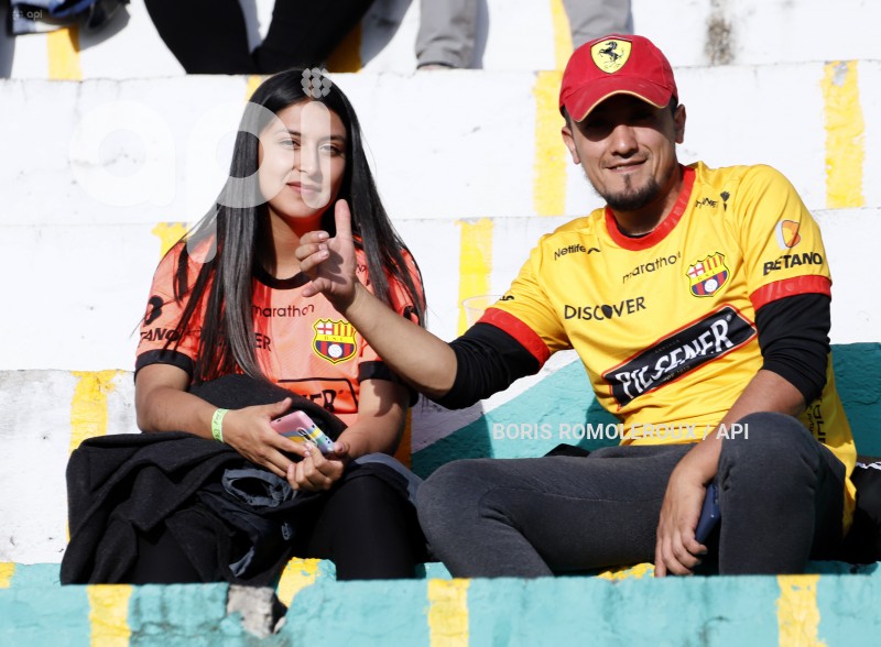 FBL-LIGAPRO-GUALACEO-BARCELONA-HINCHAS