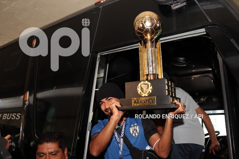 FBL-LLEGADA- IDV- CAMPEON- RECOPA