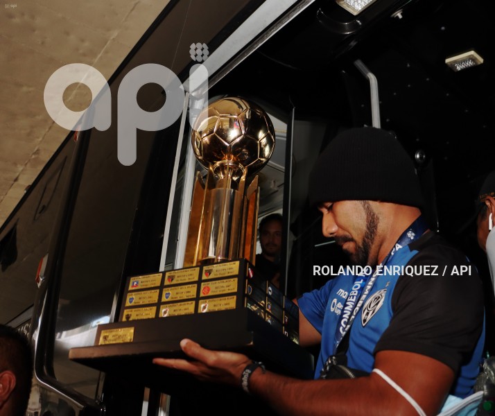 FBL-LLEGADA- IDV- CAMPEON- RECOPA