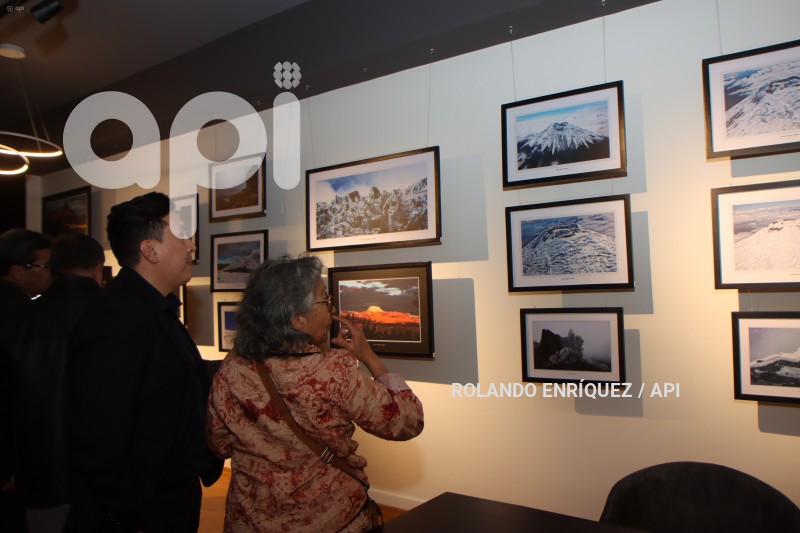 EXPOSICIÓN-FOTOGRAFÍCA-RESPLANDORES