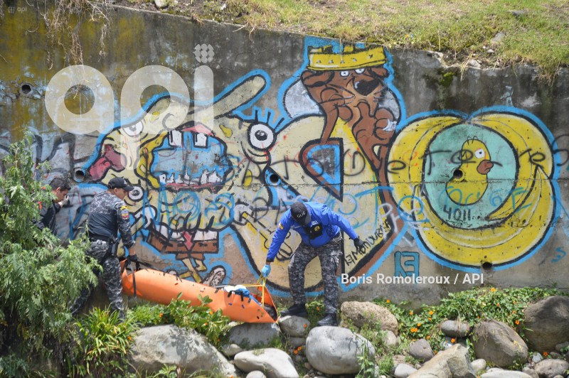 CUENCA-CADAVER BAJO PUENTE