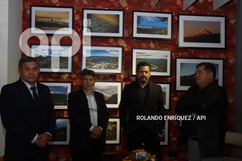 EXPOSICIÓN-FOTOGRAFÍCA-RESPLANDORES