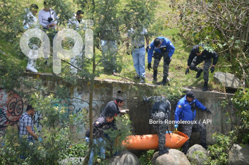 CUENCA-CADAVER BAJO PUENTE