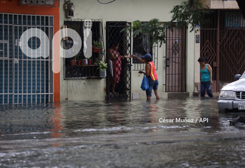 GYE-INUNDACIONES LLUVIA