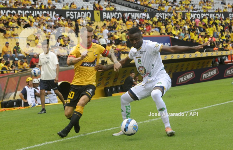FBL-LIGAPROBET593-BARCELONA-MUSHUCRUNA