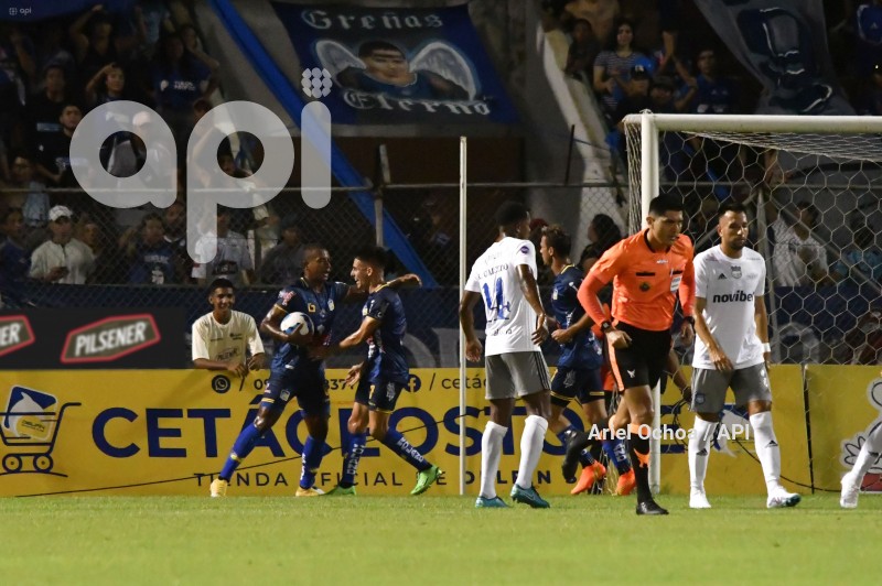FBL-LIGAPRO-DELFIN-EMELEC
