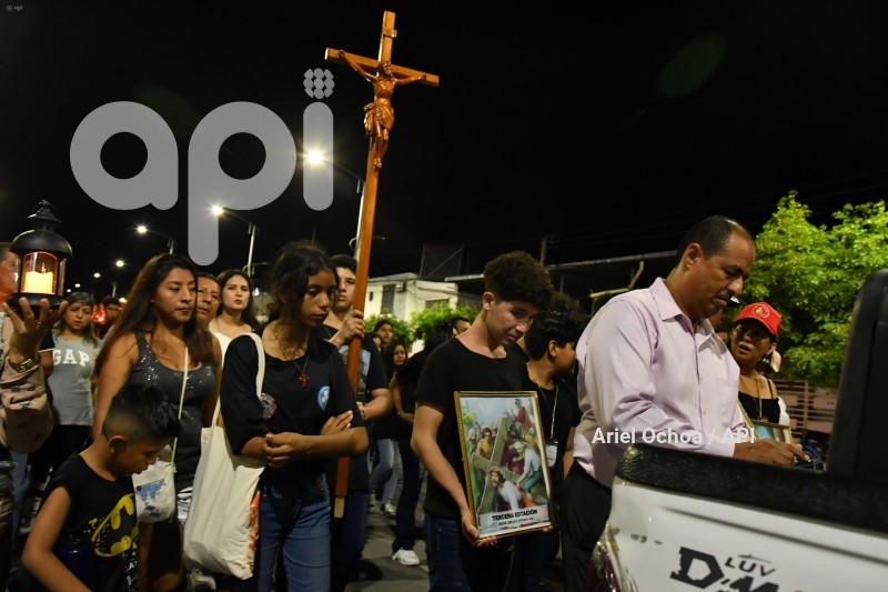 MANTA-VIA-CRUSIS-SEMANA-SANTA