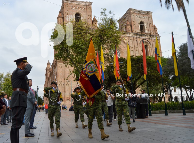 CUENCA-EMBANDERAMIENTO DE LA CIUDAD FIESTAS