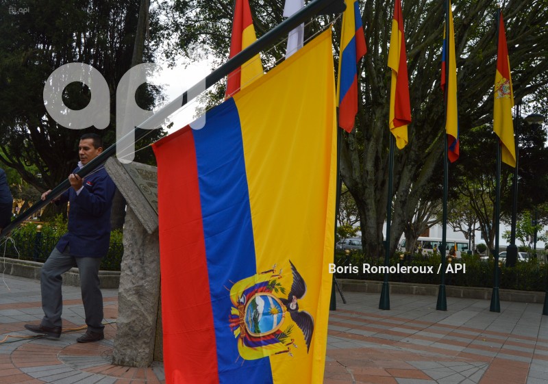 CUENCA-EMBANDERAMIENTO DE LA CIUDAD FIESTAS