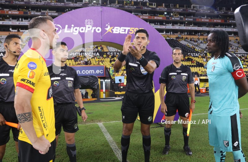 FBL-LIGAPRO-BARCELONA-CUMBAYA