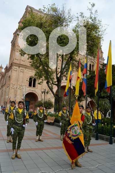CUENCA-EMBANDERAMIENTO DE LA CIUDAD FIESTAS