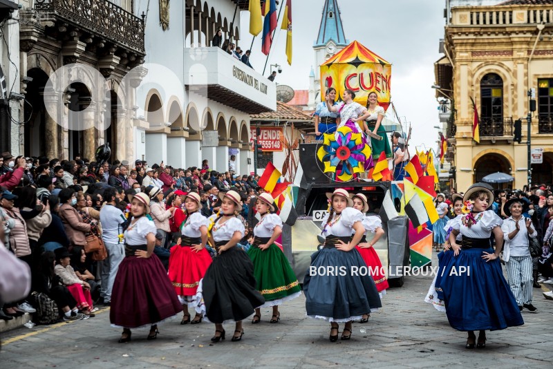 CUENCA-DESFILE ESTUDIANTIL FUNDACION CUENCA