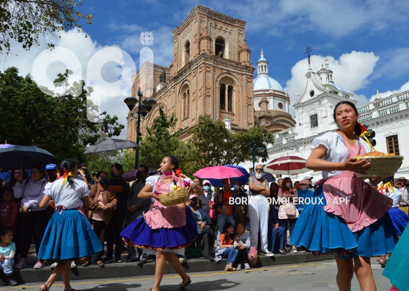 CUENCA-DESFILE ESTUDIANTIL FUNDACION CUENCA
