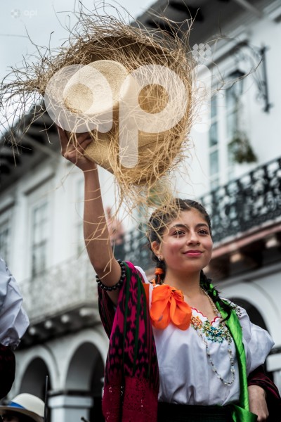 CUENCA-DESFILE ESTUDIANTIL FUNDACION CUENCA