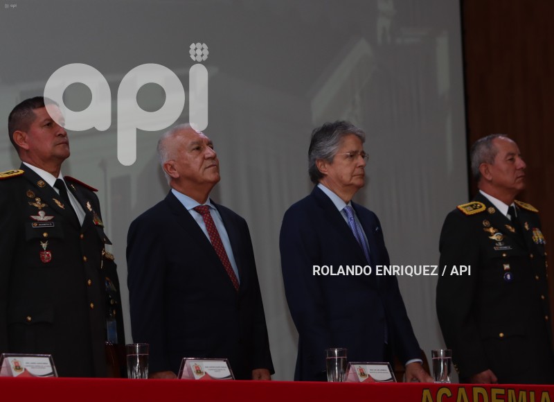 ACADEMIA-GUERRA-PRESIDENTE-LASSO