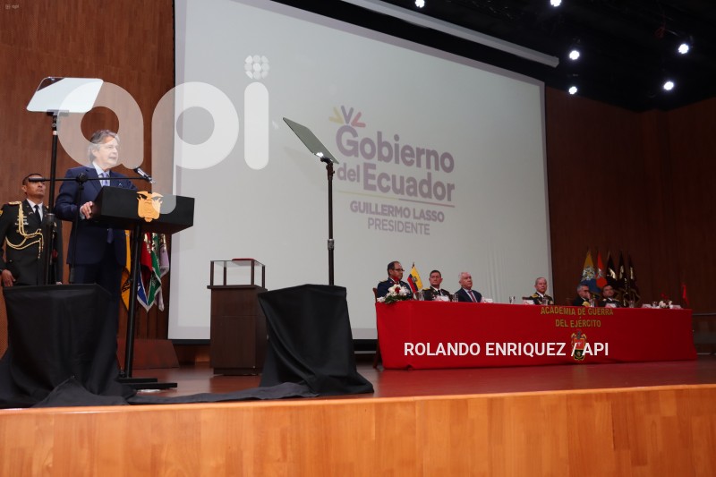 ACADEMIA-GUERRA-PRESIDENTE-LASSO