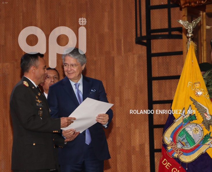 ACADEMIA-GUERRA-PRESIDENTE-LASSO